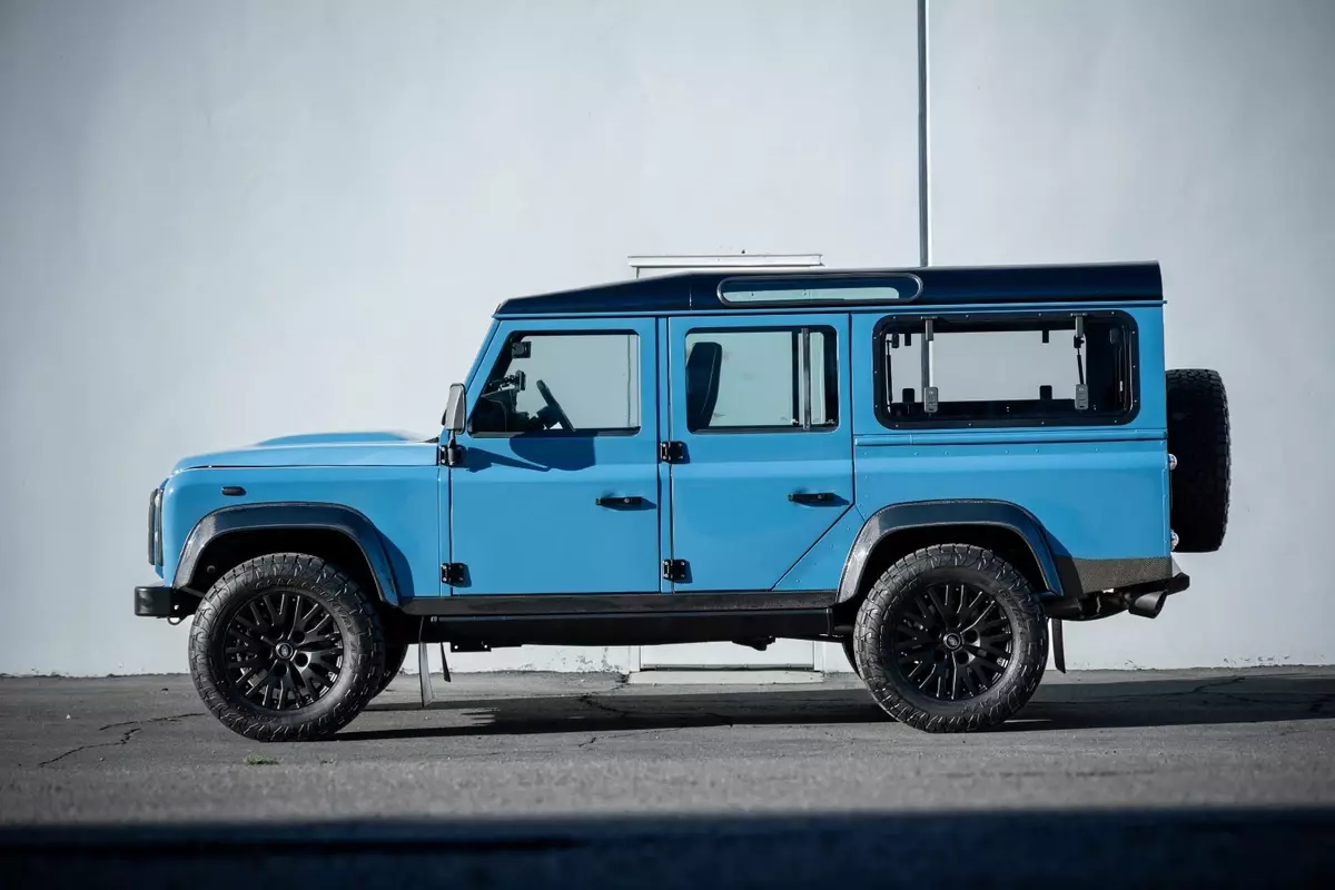 1993 land rover defender 110 RHD EUROPEAN SPEC - LS3 CORVETTE ENGINE - SAN DIEGO 1993 Land Rover Defender RESTOMOD CUSTOM