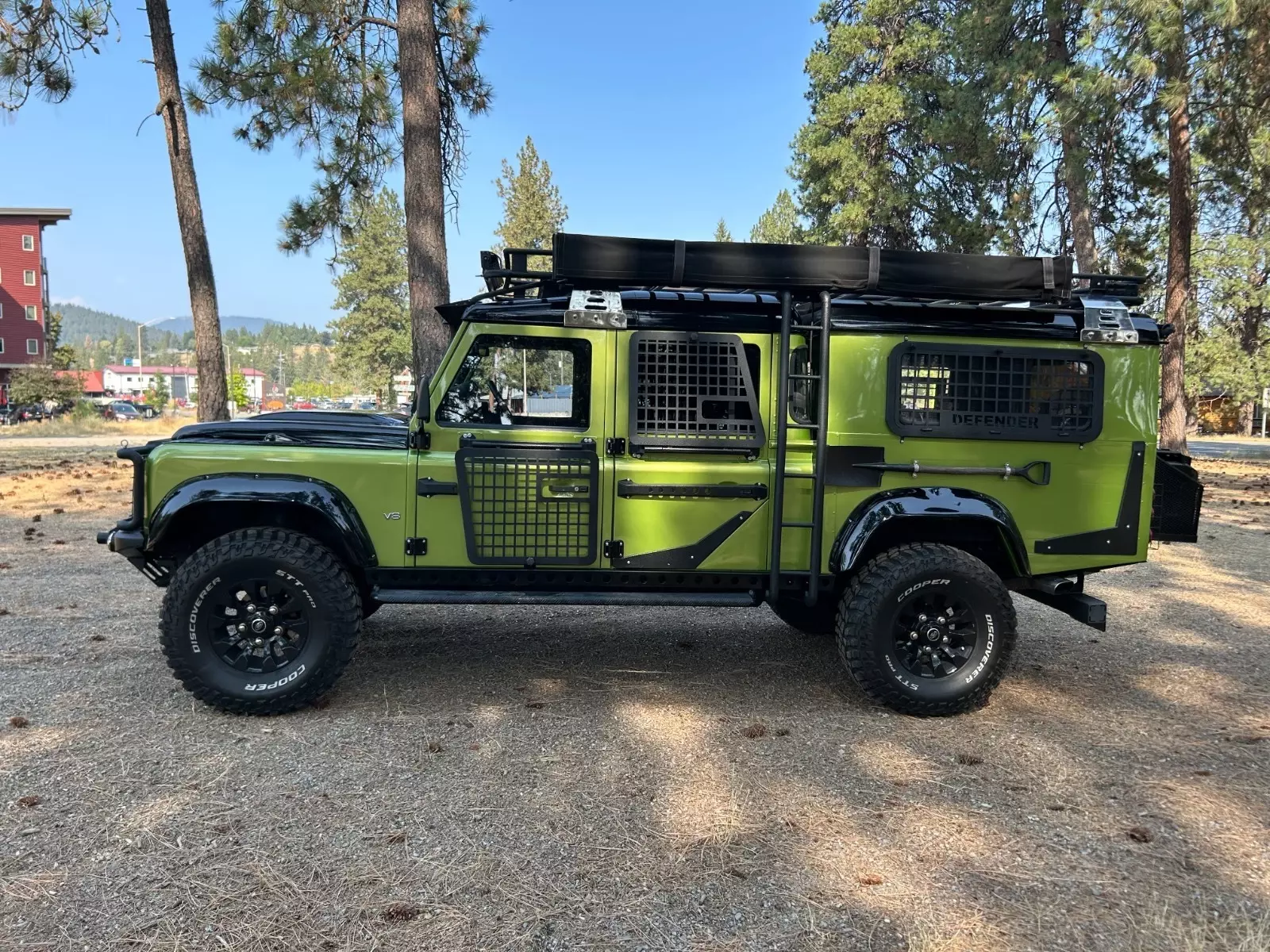 1993 Land Rover Defender 130 3.5 L gas V8 5 speed Left hand drive 7600 km 1980 Land Rover Defender