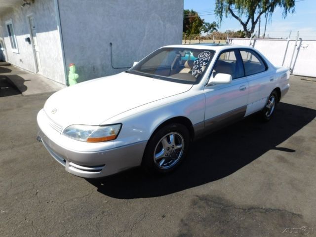 1993 Lexus ES Base Sedan 4-Door - photo 5