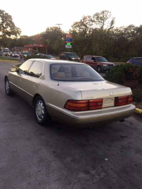 1993 Lexus LS Base Sedan 4-Door - photo 4
