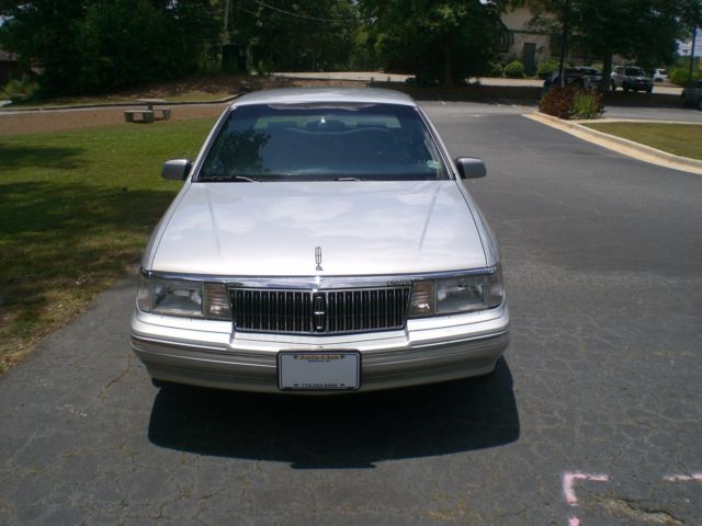 1993 Lincoln Continental Signature Series