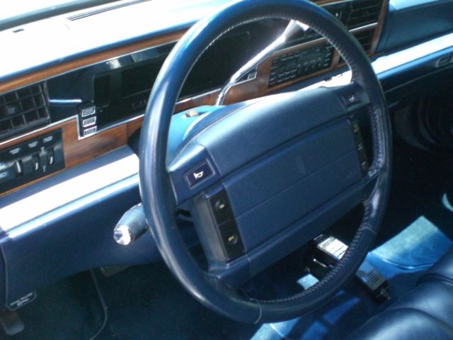 1993 Lincoln Continental Signature Series - photo 12