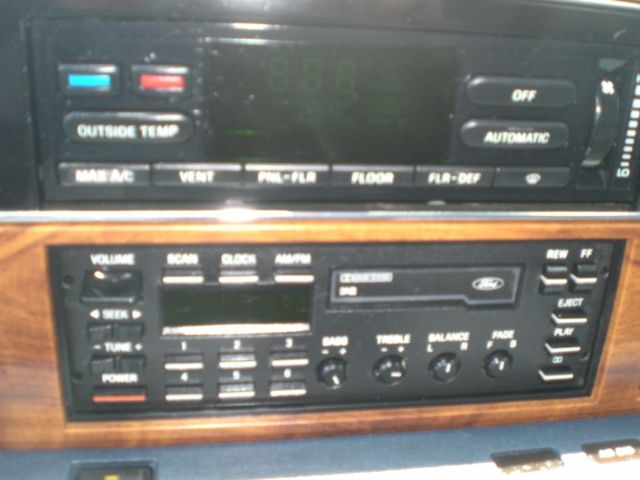 1993 Lincoln Continental Signature Series - photo 13