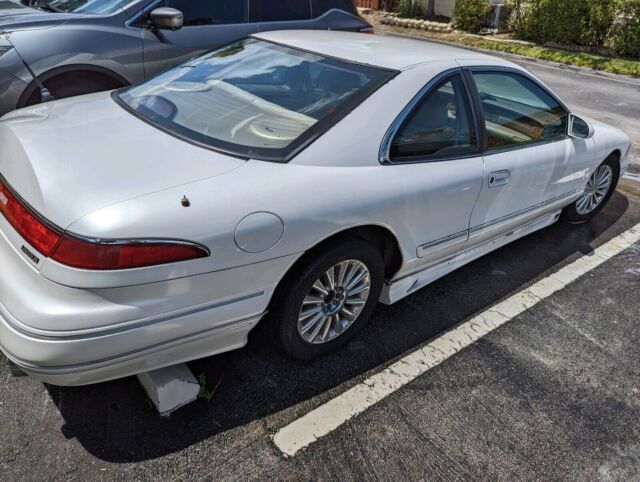 1993 Lincoln Mark Series Coupe White RWD Automatic 1993 Lincoln Mark Series
