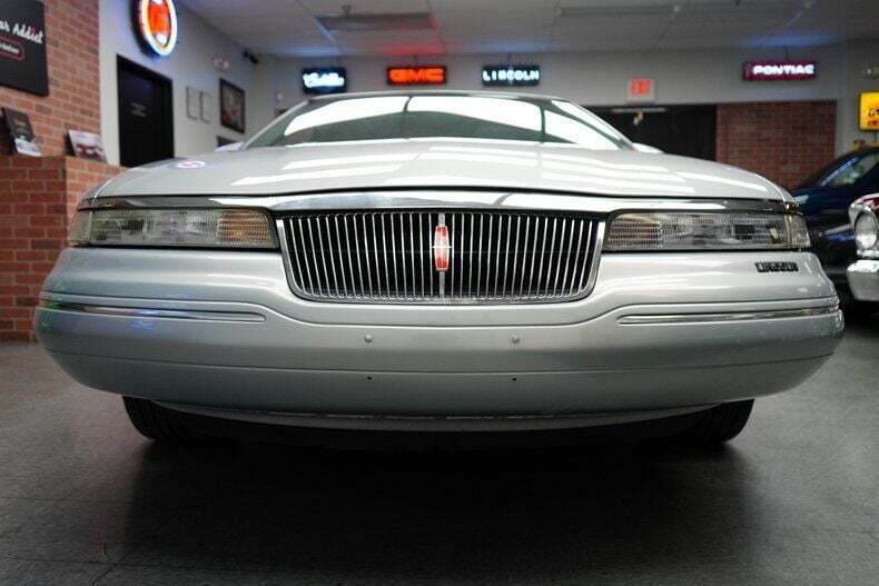 1993 Lincoln Mark Series Base 2dr Coupe - photo 11