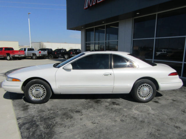 1993 Lincoln Mark Series 2dr Coupe - photo 2
