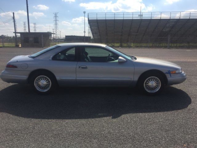 1993 Lincoln Mark VIII Base Sedan 2-Door - photo 5