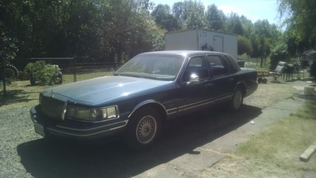 1993 Lincoln Town Car - photo 2