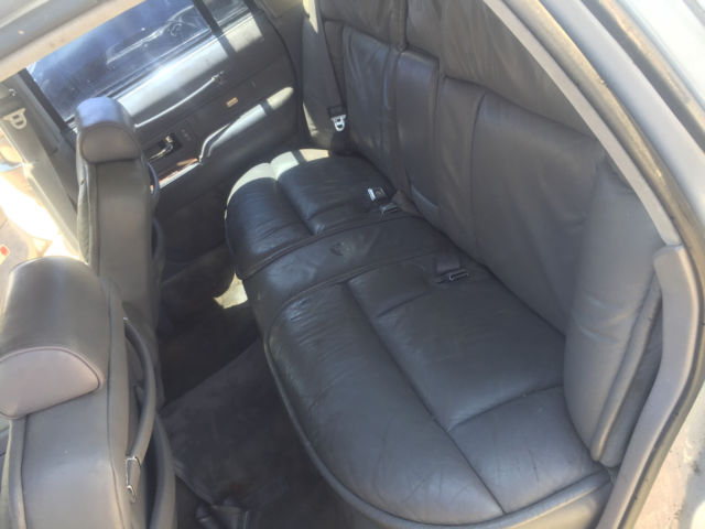1993 Lincoln Town Car Cartier Sedan 4-Door - photo 7