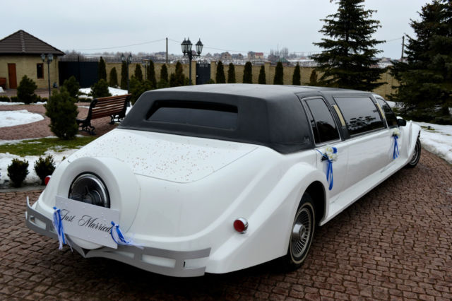 1993 Lincoln Town Car Executive Limousine 4-Door - photo 3