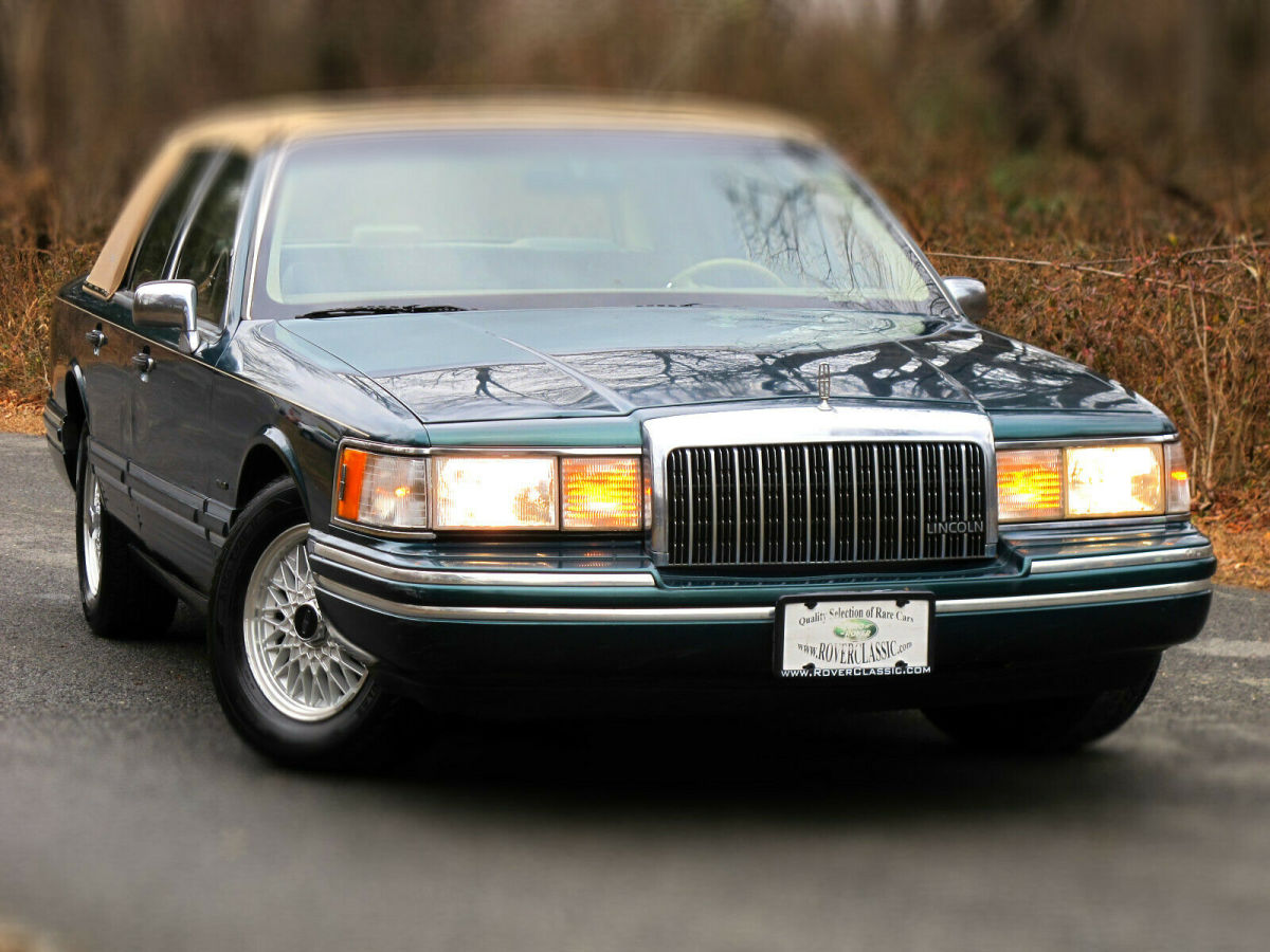 1993 LINCOLN TOWN CAR EXECUTIVE ... 69,310 Original Miles 1993 Lincoln Town Car Executive