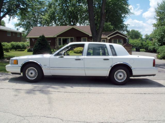 1993 Lincoln Town Car - photo 11