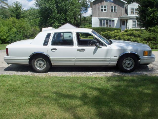 1993 Lincoln Town Car - photo 13