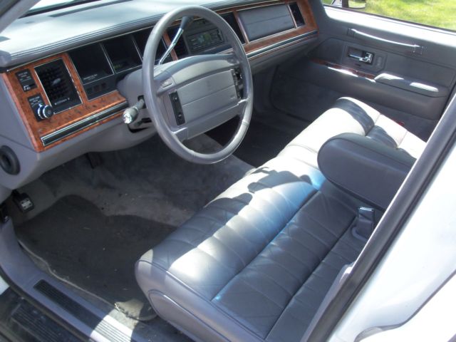 1993 Lincoln Town Car - photo 2