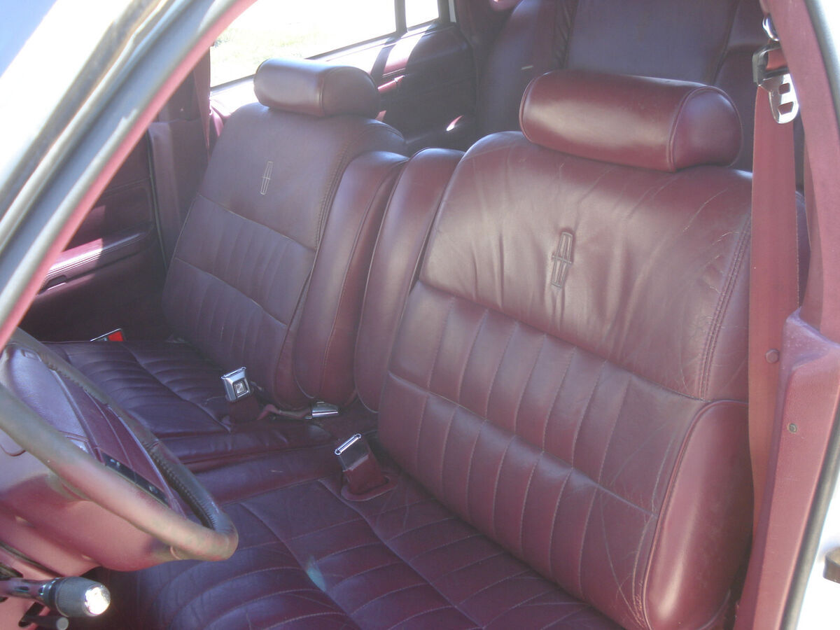 1993 Lincoln Town Car - photo 12
