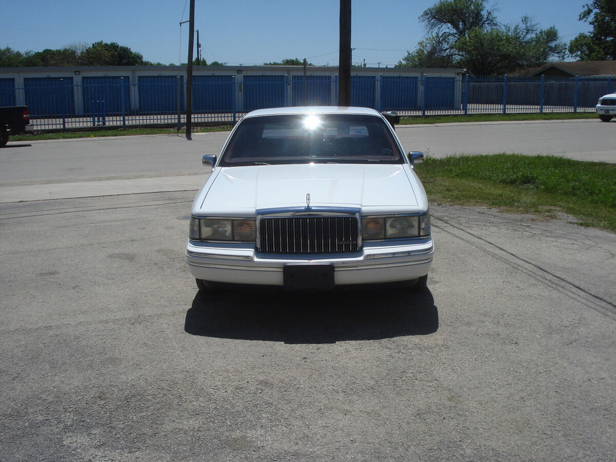 1993 Lincoln Town Car - photo 3