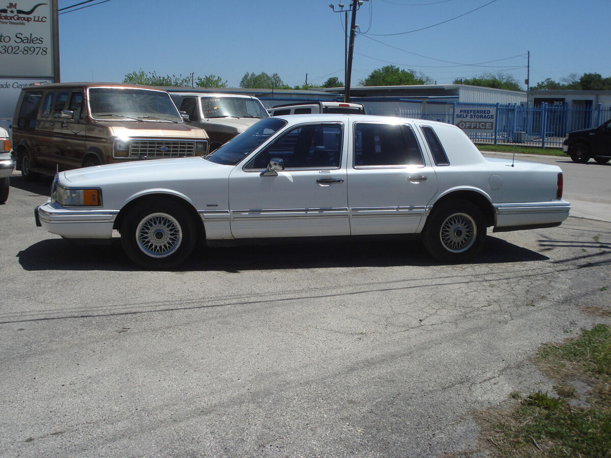 1993 Lincoln Town Car - photo 5