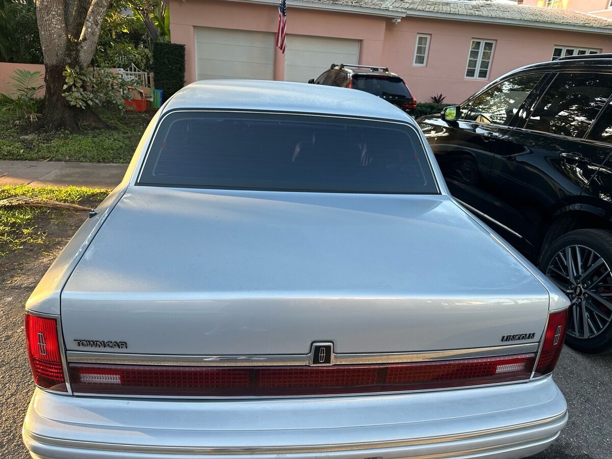 1993 Lincoln Town Car EXECUTIVE - photo 5