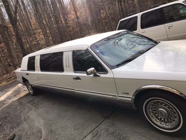 1993 Lincoln Town Car Limo 1993 Lincoln Town Car SEDAN 4 DOOR