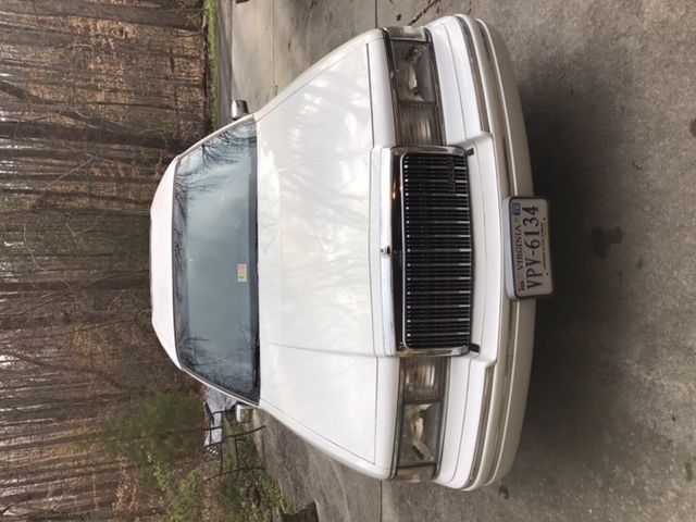 1993 Lincoln Town Car SEDAN 4 DOOR - photo 5