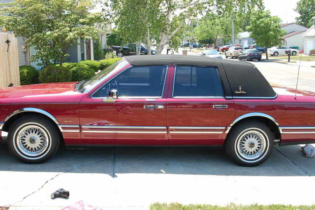 1993 Lincoln Town Car NO RESERVE 1993 Lincoln Town Car