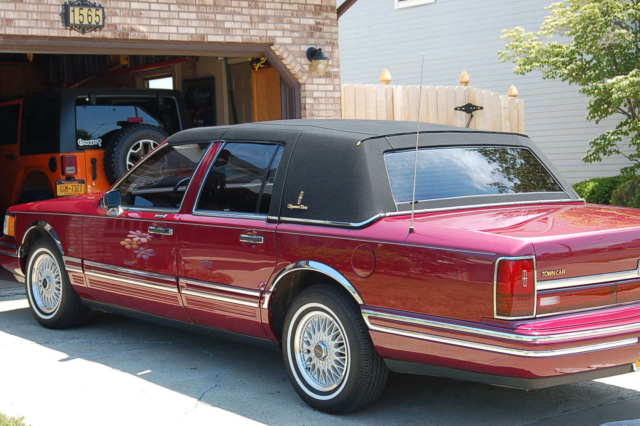 1993 Lincoln Town Car - photo 2
