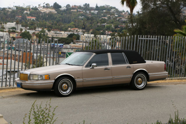 1993 Lincoln Town Car - Presidential Town Sedan 1993 Lincoln Town Car
