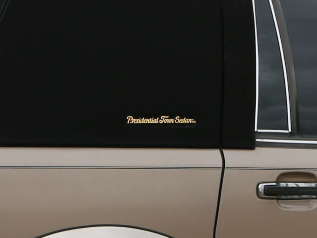 1993 Lincoln Town Car - photo 10