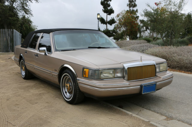 1993 Lincoln Town Car - photo 3