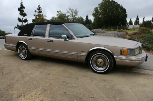 1993 Lincoln Town Car - photo 4