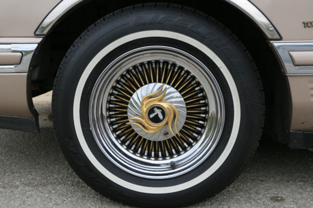 1993 Lincoln Town Car - photo 9