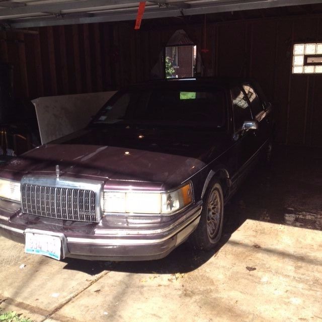 1993 Lincoln Town Car 047680 - photo 2