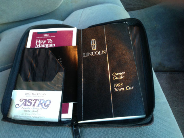 1993 Lincoln Town Car - photo 10