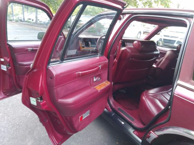 1993 Lincoln Town Car SIGNATURE SERIES - photo 11