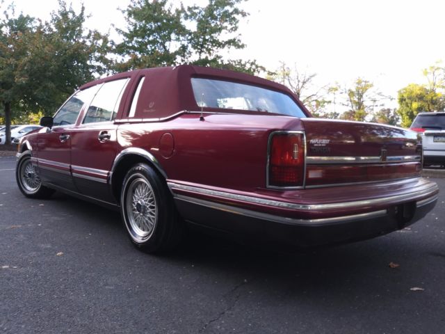 1993 Lincoln Town Car SIGNATURE SERIES - photo 4