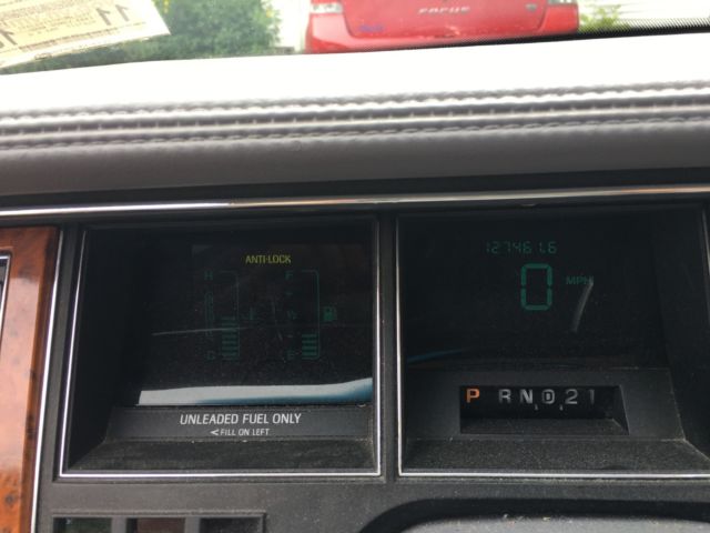 1993 Lincoln Town Car - photo 13