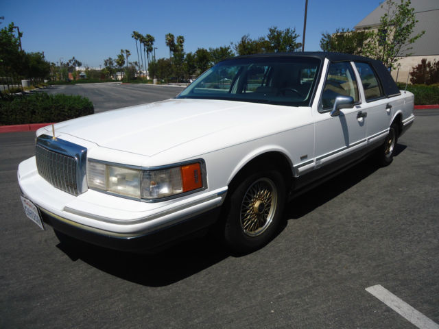 1993 LINCOLN TOWN CAR SIGNATURE SERIES RARE COLLECTOR 4.6 LTR CALIFORNIA CAR 1993 Lincoln Town Car