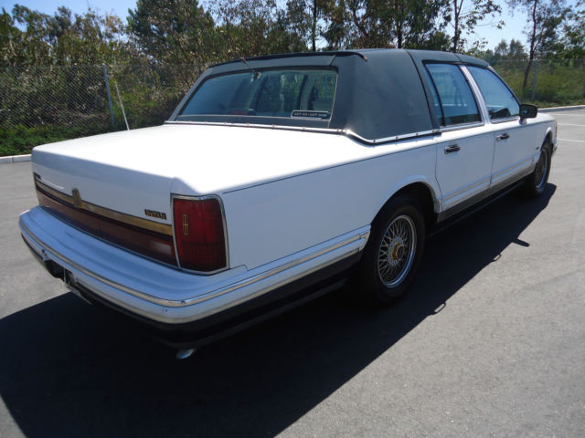 1993 Lincoln Town Car - photo 7