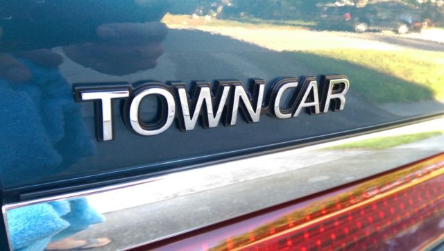 1993 Lincoln Town Car Signature - photo 10