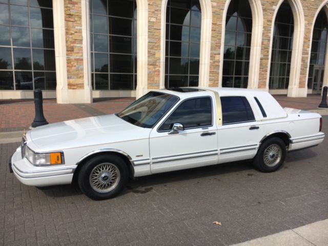 1993 Lincoln Town Car Cartier