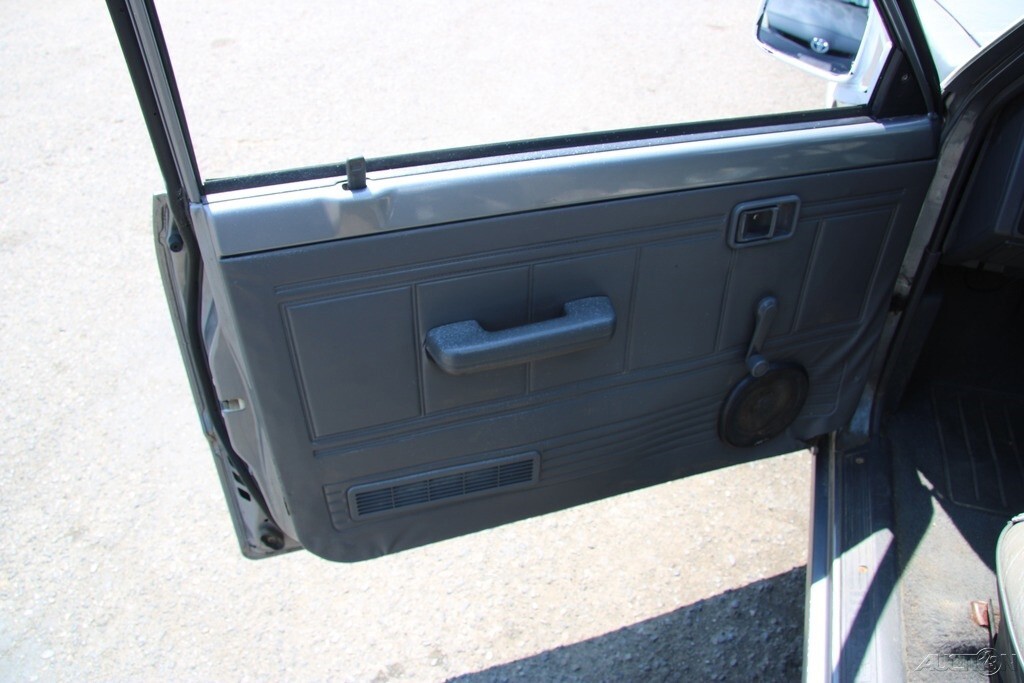 1993 Mazda B-Series Pickups B2200 - photo 11