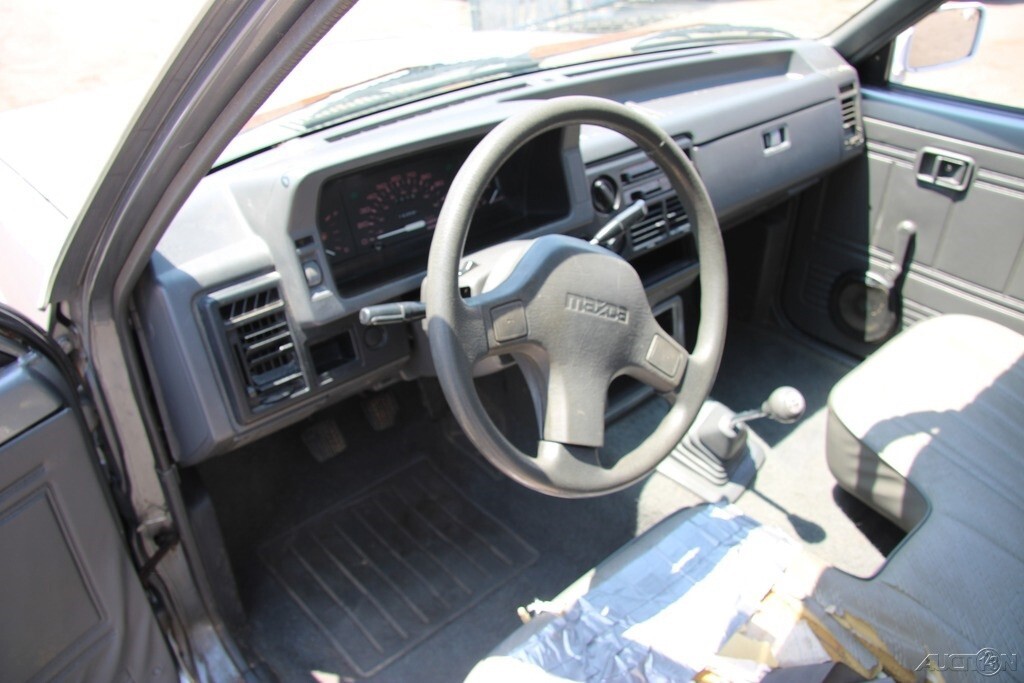 1993 Mazda B-Series Pickups B2200 - photo 13