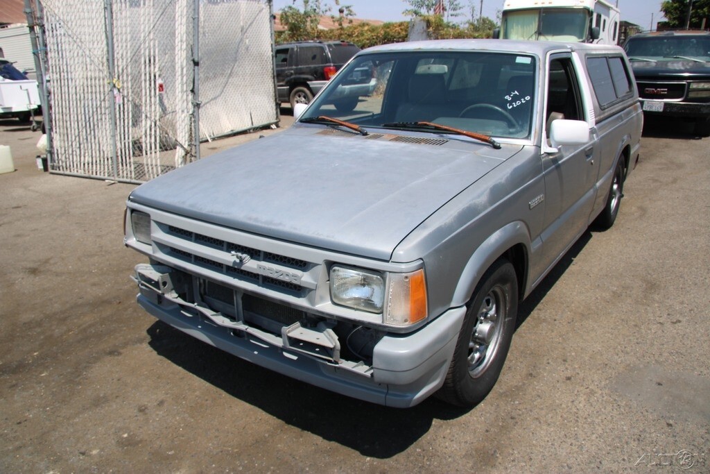 1993 Mazda B-Series Pickups B2200 - photo 2