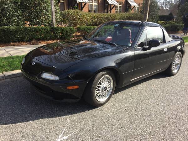 1993 Mazda Miata LE #1095 (a.k.a. Eunos Roadster) 1993 Mazda MX-5 Miata LE