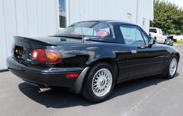 1993 Mazda MX-5 Miata LE Convertible 2-Door - photo 9