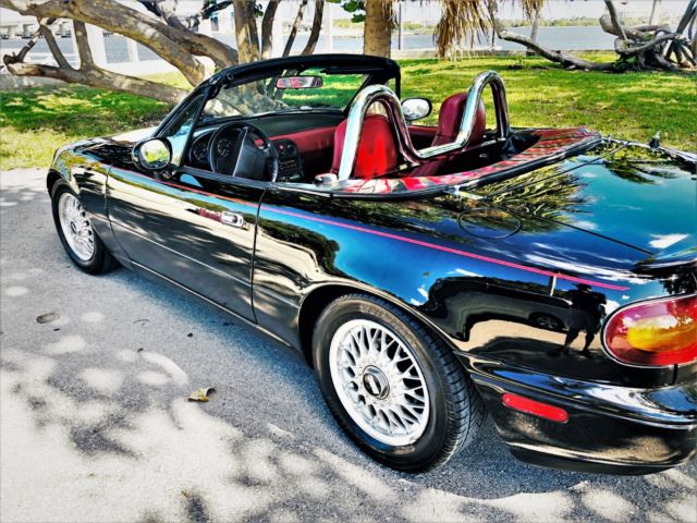 1993 Mazda MX-5 Miata Red Leather - photo 2
