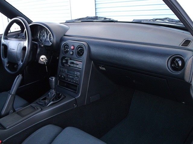 1993 Mazda MX-5 Miata Base Convertible 2-Door - photo 11