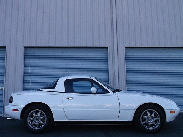 1993 Mazda MX-5 Miata Base Convertible 2-Door - photo 2