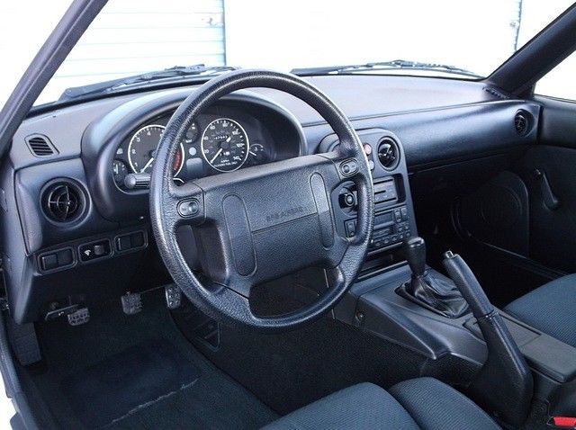 1993 Mazda MX-5 Miata Base Convertible 2-Door - photo 9