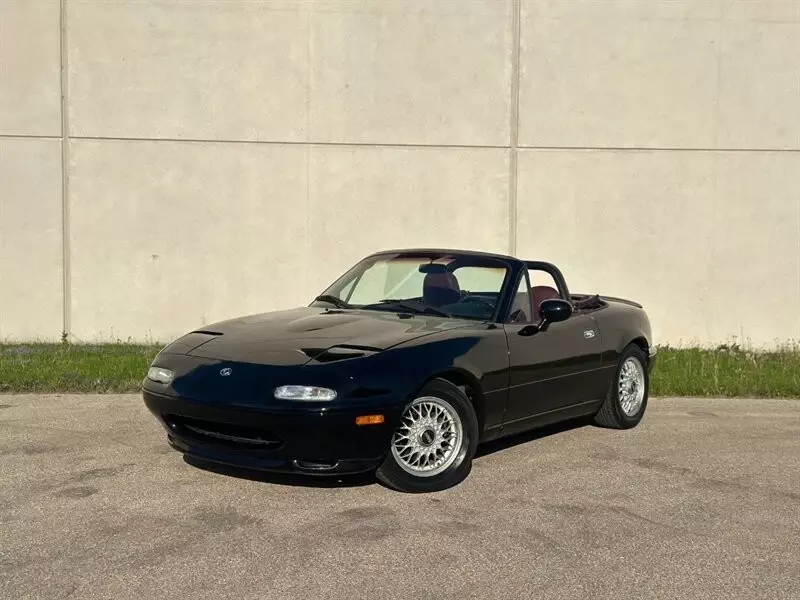1993 Mazda MX-5 Gorgeous Black on Red , Manual, LIMITED EDITION ! 1993 MX-5 Miata Limited Edition
